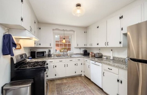 Charlotte Apartment | Relaxing Cottage with Kitchen & Child-Friendly Amenities