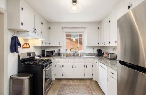 Charlotte Apartment | Relaxing Cottage with Kitchen & Child-Friendly Amenities