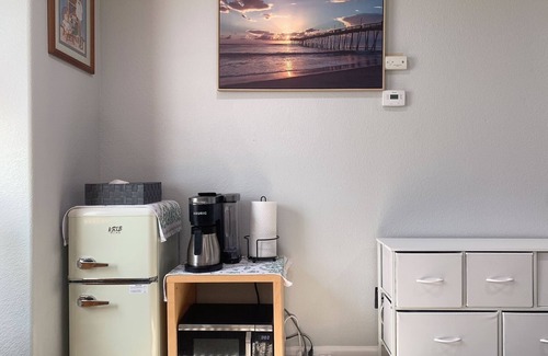 Tracy Apartment | Cozy Studio Retreat with Breakfast in Quiet Tracy Area