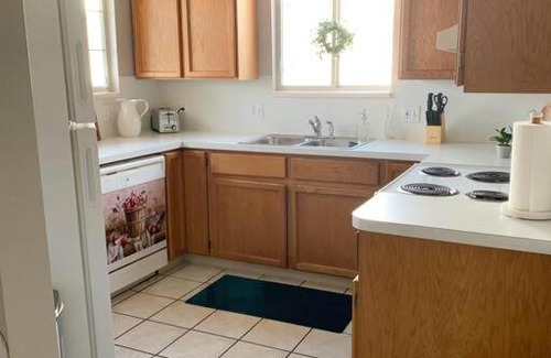 American Fork House | Cozy Duplex Near Mountain Activities - Pet and Child Friendly