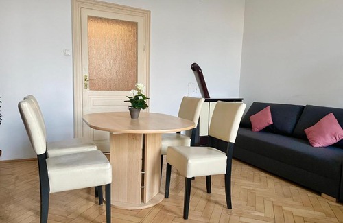Dobling Apartment | Cozy Flat Steps from Metro Station - Family Friendly Stay