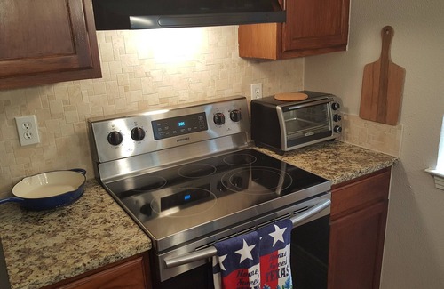 Cherry Creek Commercial Condo | Cozy Fully Remodeled Condo with Pool and Lake View