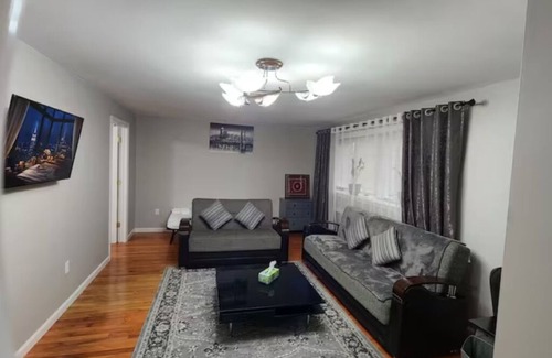 Brooklyn House | Cozy Guest Suite with Free Parking in Sheepshead Bay