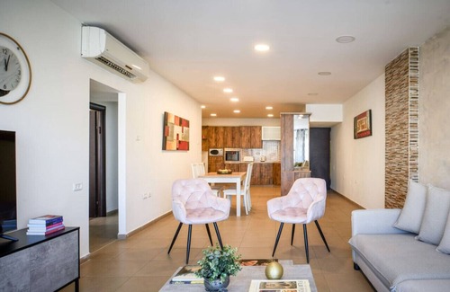 Netanya Apartment | Cozy Retreat in Netanya Center with Family-Friendly Amenities