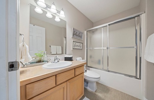 Sherwood House | Cozy Retreat in a Safe, Family-Friendly Neighborhood
