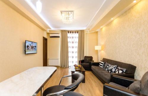 Tbilisi City Centre Apartment | Cozy Getaway with Hot Tub & Breakfast - 4-Star Hotel