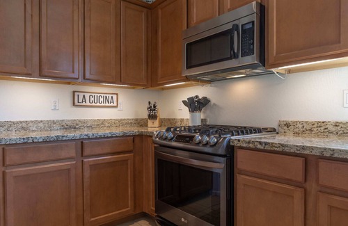 Bell West Ranch House | Inviting House with Pool, BBQ & Private Backyard Oasis