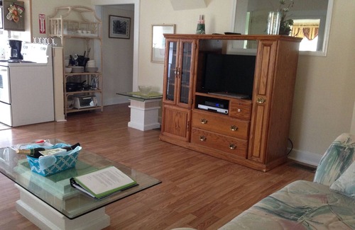 DeLand Apartment | Inviting Retreat: Cozy King Room with Ocean View & Porch