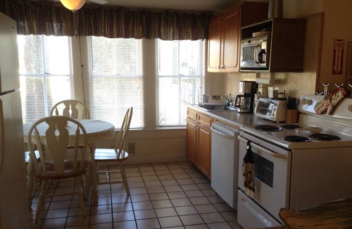 DeLand Apartment | Inviting Retreat: Cozy King Room with Ocean View & Porch