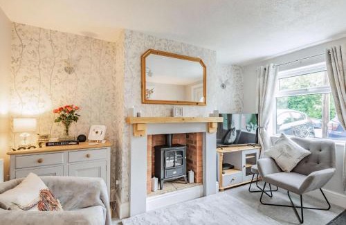 Louth House | Cozy Kozy Cottage: Child-Friendly Retreat with 9.8 Rating