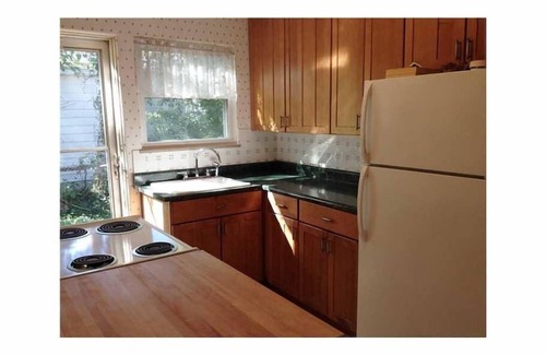 Near Eastside Apartment | Cozy Mini-Apartment Near Downtown with Private Amenities