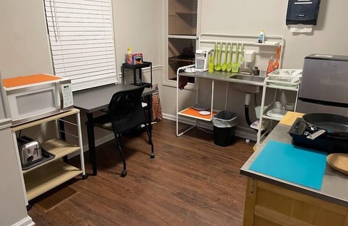Near Eastside Apartment | Cozy Mini-Apartment Near Downtown with Private Amenities