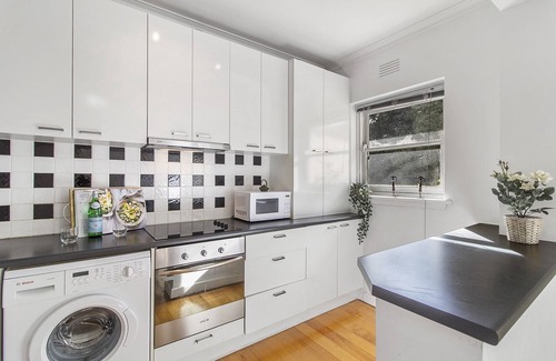Travancore Apartment | Cozy One-Bedroom Retreat Near City and Airport