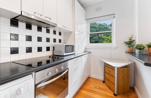 Travancore Apartment | Cozy One-Bedroom Retreat Near City and Airport