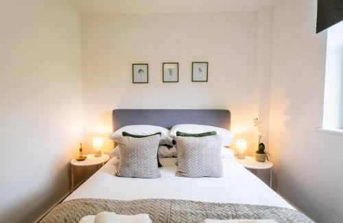 Taunton Apartment | Cozy One Bedroom Retreat with Free Parking & Kid-Friendly