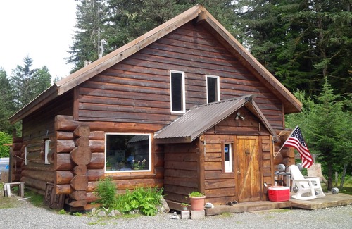 Yakutat Apartment | Tranquil Retreat with Ocean Views Perfect for Vacationers