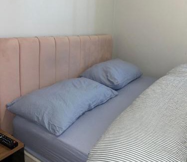 Doncaster House | Comfy Room with Dedicated Bathroom 2
