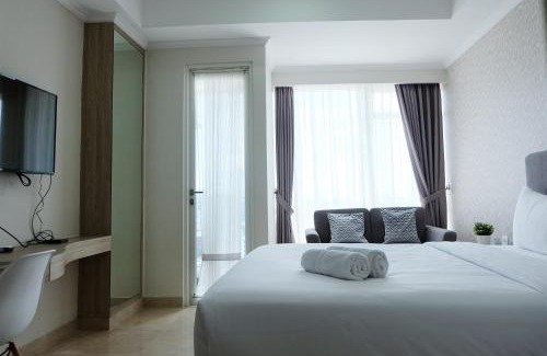 Cikini Apartment | Cozy Studio at Menteng Park with Pool & Child-Friendly Amenities