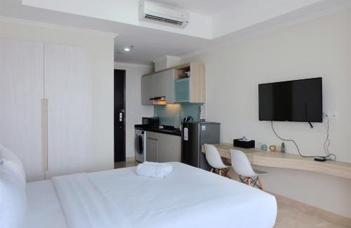 Cikini Apartment | Cozy Studio at Menteng Park with Pool & Child-Friendly Amenities