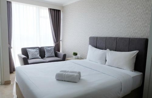 Cikini Apartment | Cozy Studio at Menteng Park with Pool & Child-Friendly Amenities