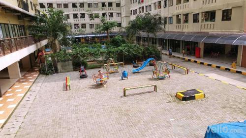 Kebagusan Apartment | Cozy Studio Apartment in Kebagusan City with Pool Access