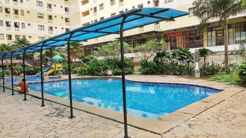 Kebagusan Apartment | Cozy Studio Apartment in Kebagusan City with Pool Access