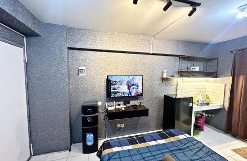 Pluit Apartment | Cozy Studio with Smart TV & Pool Near Baywalk Mall