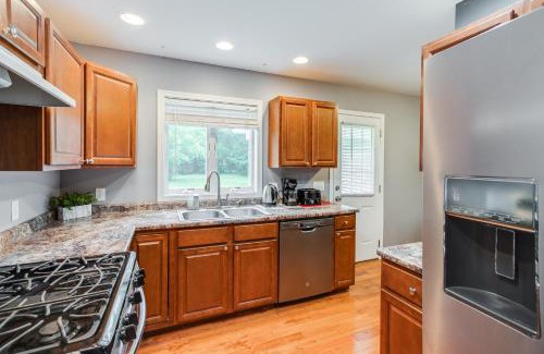 Gates-North Gates Apartment | Cozy Suburb Home with King Beds Near Airport & University