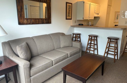 Hancock Hotel | Cozy Suite in the Berkshires with WiFi & Fantastic Amenities