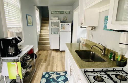 North End Cottage | Cozy Summer Cottage - Guest Rated 9.6 with Kitchen & Family Amenities