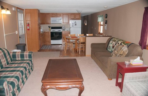 Birchwood House | Top-Rated Trailside Retreat: Family-Friendly with Pool & Breakfast