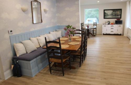 Rossmore House | Comfy Waterfront Suite 2 Double Beds Ensuite