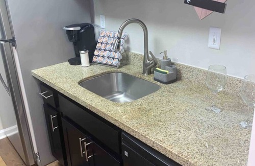 Sandy Springs Apartment | Cozy Retreat in Sandy Springs with Pool and Pet-Friendly Options