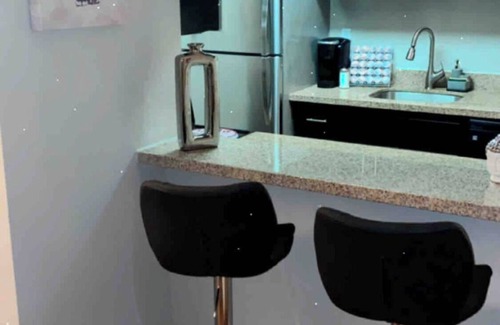 Sandy Springs Apartment | Cozy Retreat in Sandy Springs with Pool and Pet-Friendly Options