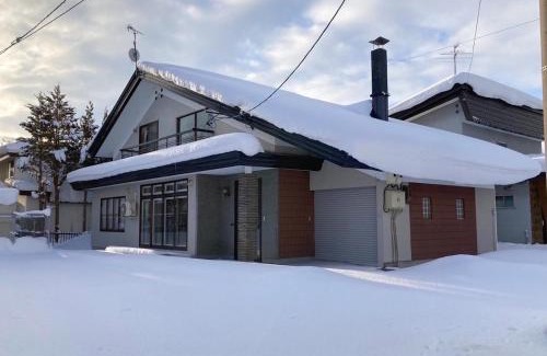 Asahikawa House | Welcoming Stay at Comma, Nagayama - Family-Friendly Retreat