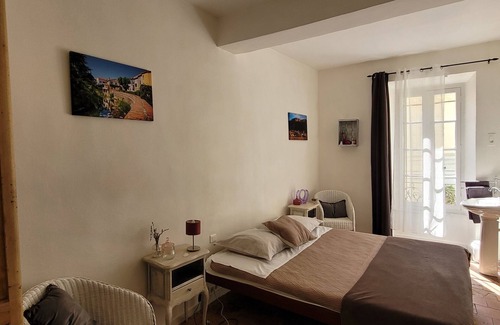 Saint-Paul-de-Fenouillet House | Cozy Retreat at Comme à la Maison with Breakfast Included