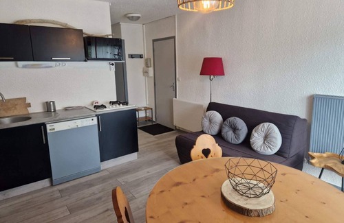 Molines-en-Queyras Apartment | Cozy Retreat at Comme A LA Maison: Family-Friendly Stay