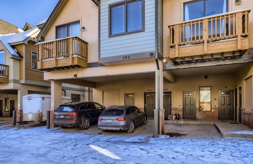 Frisco Apartment | Top-Rated Commerce Exchange 203 with Family-Friendly Amenities