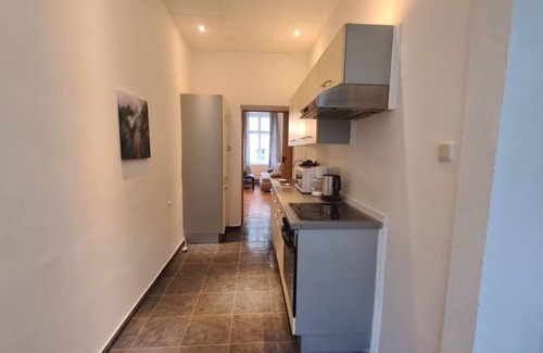 Landstrasse Apartment | Spacious 3BR Apartment Perfect for Families and Friends