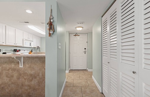 Lower Grand Lagoon Condo | Commodore 702 – Stunning 1BR Beachfront Condo with Balcony & Gulf Views