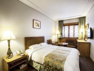 Jung-gu Hotel | Oceanfront Comfort at Commodore Hotel Busan - 4 Star Stay