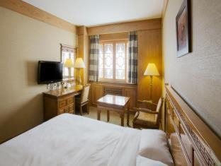 Jung-gu Hotel | Oceanfront Comfort at Commodore Hotel Busan - 4 Star Stay