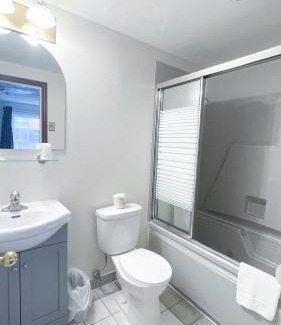 North End Hotel | Experience Comfort at Commons Inn with Family-Friendly Amenities