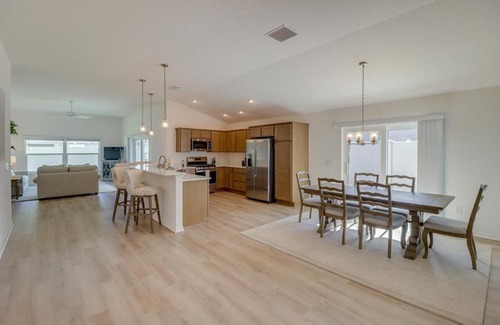 Okahumpka House | Relaxing Retreat in The Villages with Pool & Tennis Access