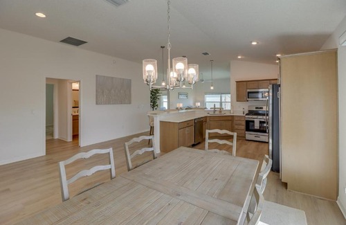 Okahumpka House | Relaxing Retreat in The Villages with Pool & Tennis Access