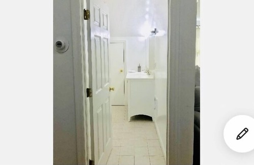 East Norwalk Apartment | Commuter’s Delight! Beach Studio/Private Entrances