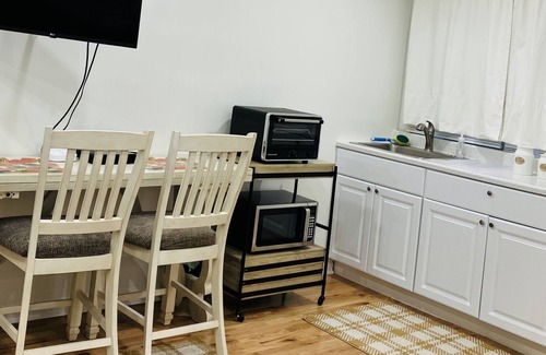 East Norwalk Apartment | Commuter’s Delight! Beach Studio/Private Entrances