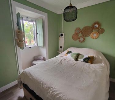 Ourem Bed & Breakfast | Cozy Como EM Casa: Family-Friendly Retreat Awaits