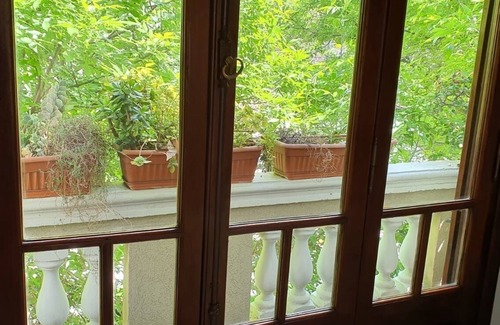 Comuna 10 House | Comfortable Family Retreat in Buenos Aires with Spa & Breakfast