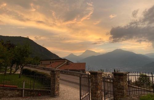 Naggio Apartment | Discover Como Lake Samlu House - Menaggio, Pet Friendly Stay
